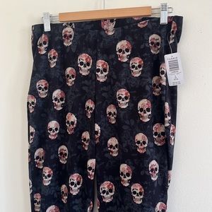 NWT Torrid Comfort Skull Rose Crop Leggings 2X